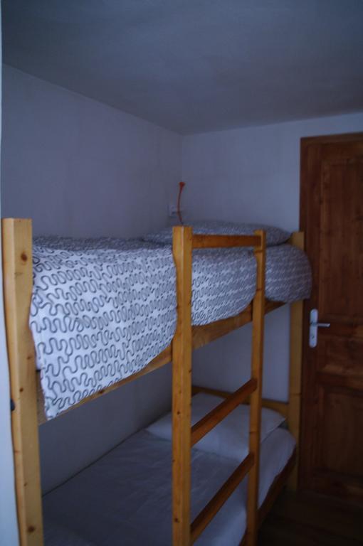 Appartement Dans Chalet De Montagne Bozel Zimmer foto
